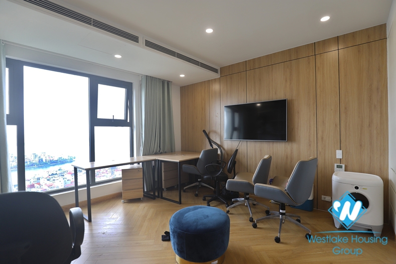 Large size apartment 4 bedrooms for rent at D' Leroi soleil Xuan Dieu.